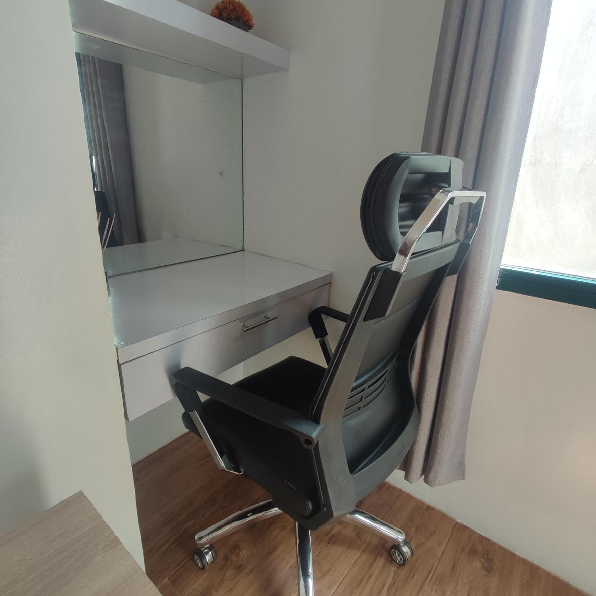 Luxury Spacious 2Br In Salcedo Village Manilla Buitenkant foto