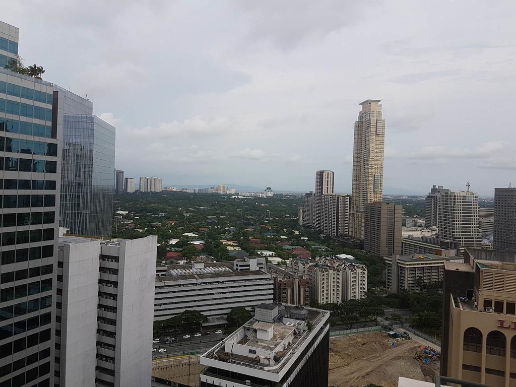 Luxury Spacious 2Br In Salcedo Village Manilla Buitenkant foto